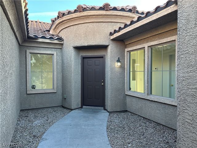 5728 Flying Birdie Avenue, Las Vegas, NV 89122