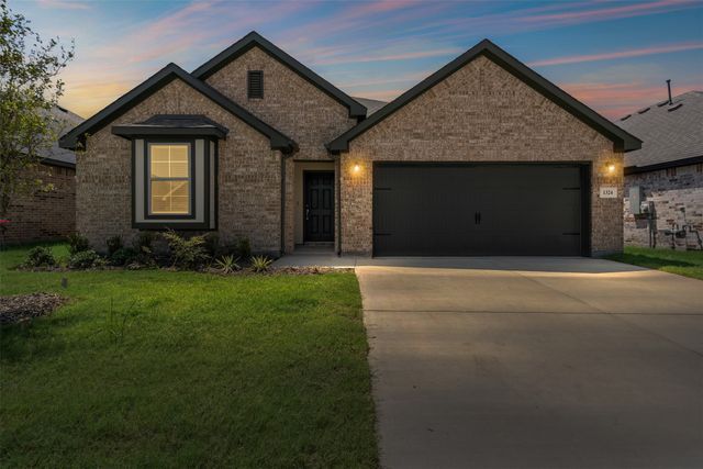 1324 Water Canna Dr, Justin, TX 76247