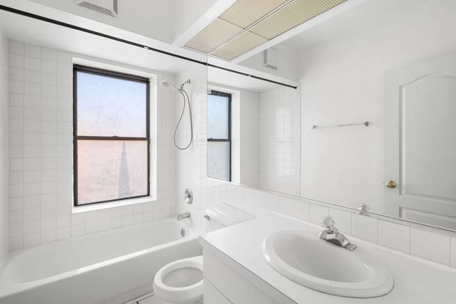 4523.5 S Drexel Boulevard 2W, Chicago, IL 60653