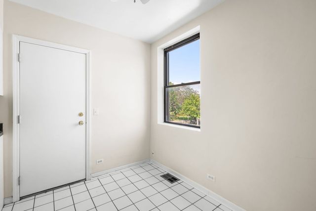 4523.5 S Drexel Boulevard 2W, Chicago, IL 60653