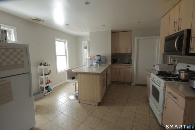 80 Collins Street, New Britain, CT 06051