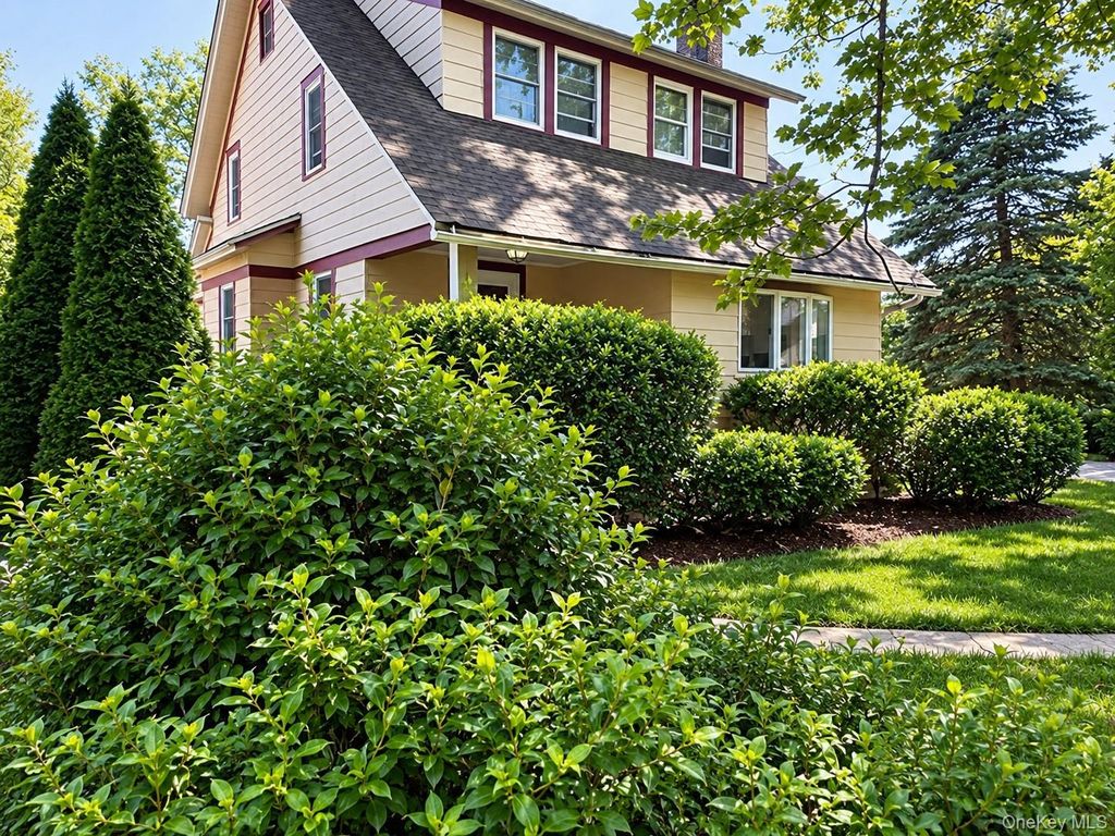 42 Sammis Street, Huntington, NY 11743