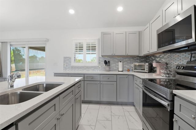 117 PAXTON STREET, Lehigh Acres, FL 33974