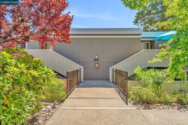 1301 Running Springs Rd 2, Walnut Creek, CA 94595