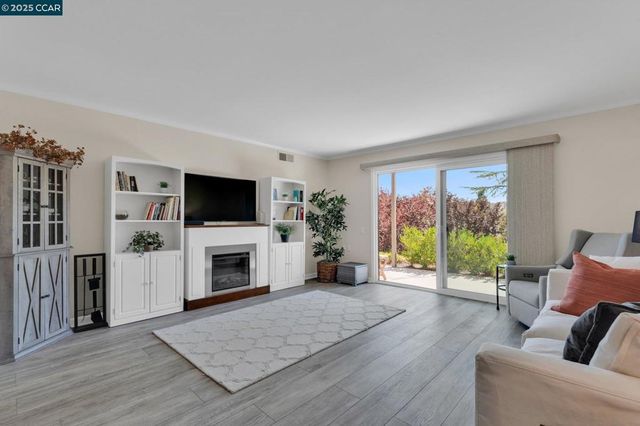 1301 Running Springs Rd 2, Walnut Creek, CA 94595
