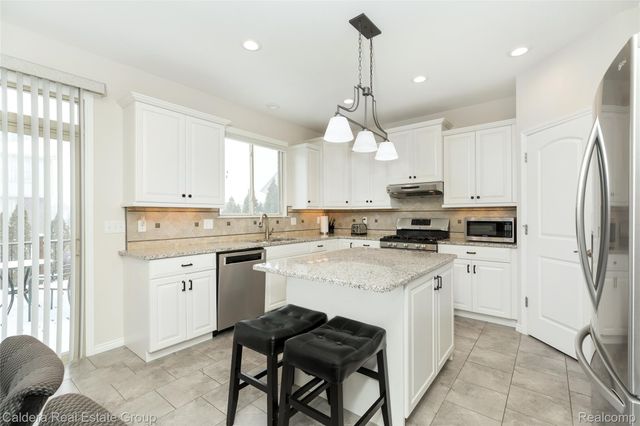 17723 Merganser Drive, Clinton Charter Township, MI 48038