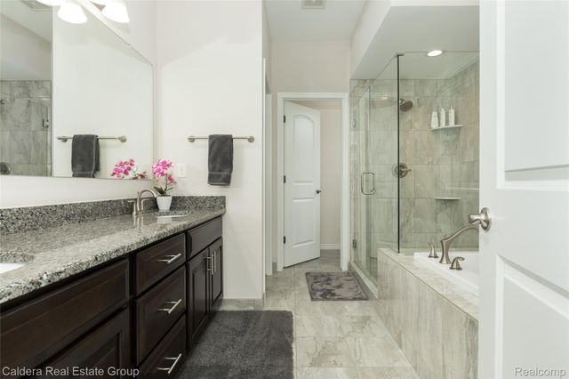 17723 Merganser Drive, Clinton Charter Township, MI 48038