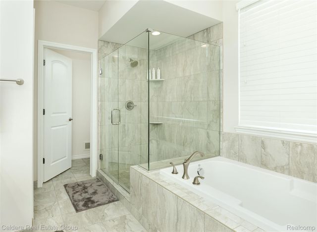 17723 Merganser Drive, Clinton Charter Township, MI 48038