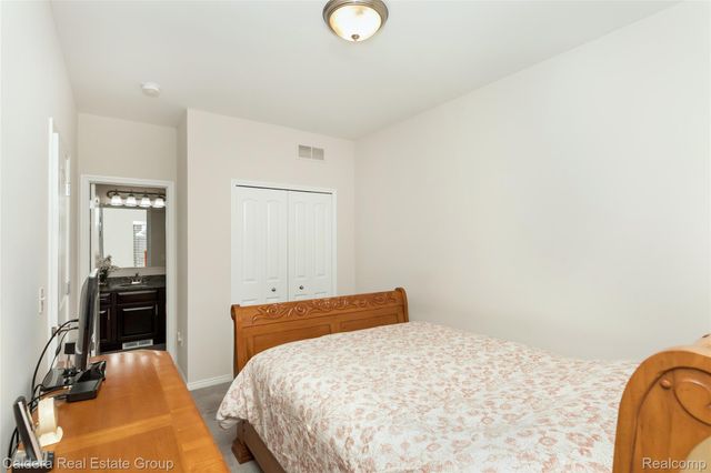 17723 Merganser Drive, Clinton Charter Township, MI 48038