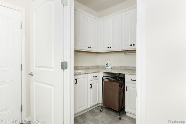 17723 Merganser Drive, Clinton Charter Township, MI 48038