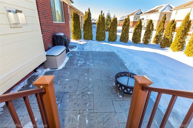 17723 Merganser Drive, Clinton Charter Township, MI 48038