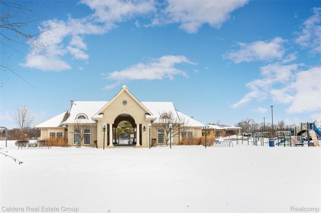 17723 Merganser Drive, Clinton Charter Township, MI 48038