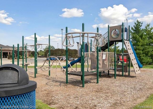 17723 Merganser Drive, Clinton Charter Township, MI 48038