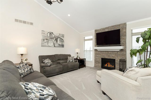 17723 Merganser Drive, Clinton Charter Township, MI 48038