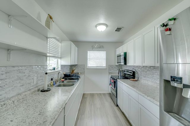 1425 Ridgecrest Drive, Midlothian, TX 76065