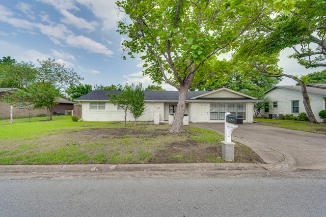 1425 Ridgecrest Drive, Midlothian, TX 76065