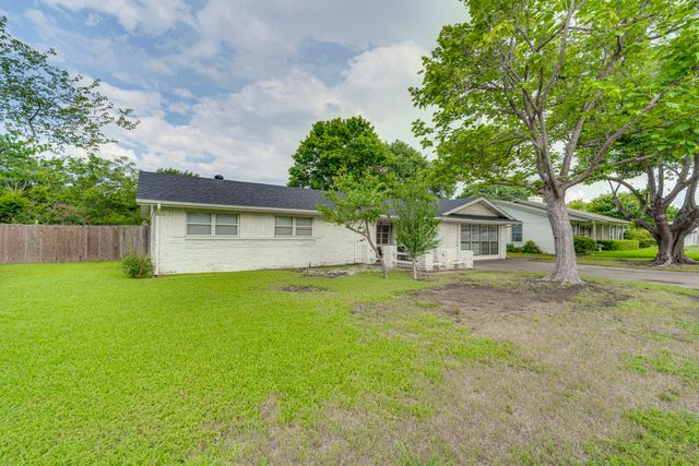 1425 Ridgecrest Drive, Midlothian, TX 76065