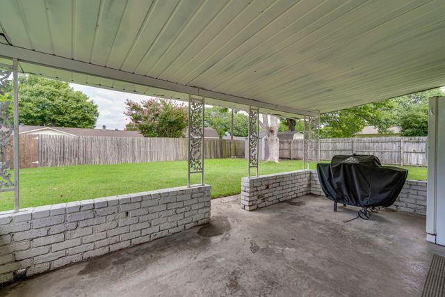1425 Ridgecrest Drive, Midlothian, TX 76065