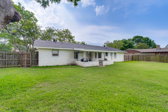 1425 Ridgecrest Drive, Midlothian, TX 76065