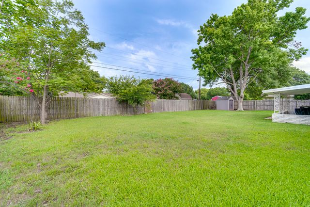 1425 Ridgecrest Drive, Midlothian, TX 76065