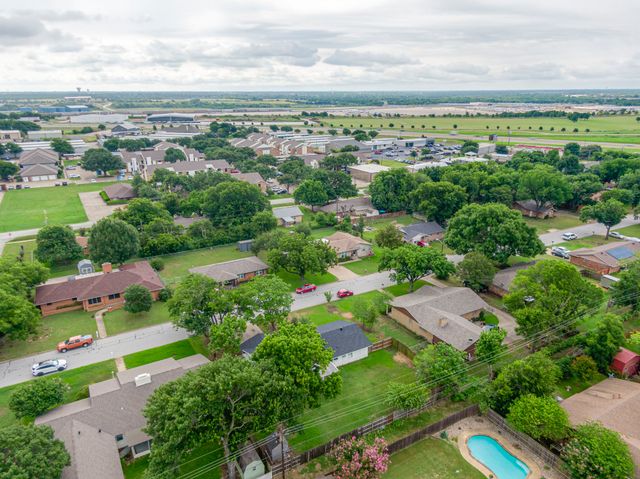1425 Ridgecrest Drive, Midlothian, TX 76065