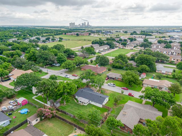 1425 Ridgecrest Drive, Midlothian, TX 76065