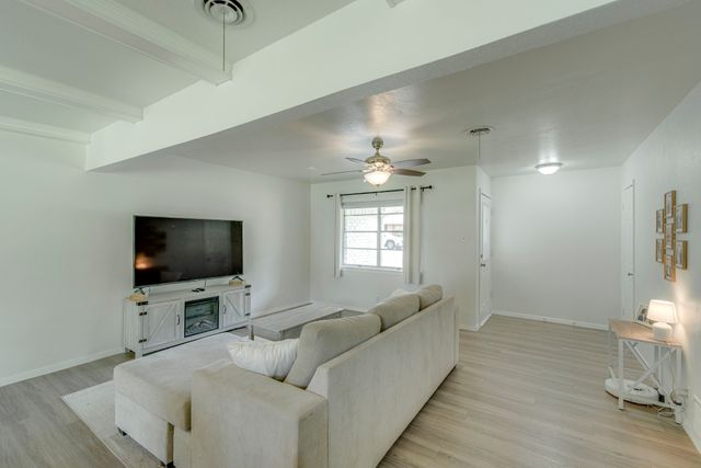 1425 Ridgecrest Drive, Midlothian, TX 76065