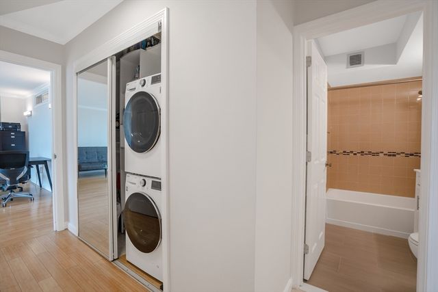 566 Commonwealth 906, Boston, MA 02215