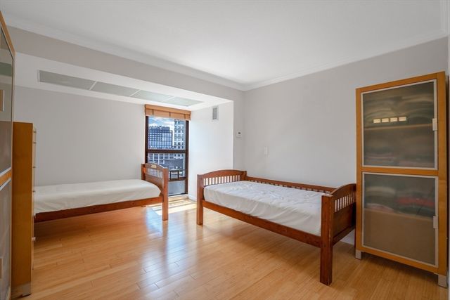 566 Commonwealth 906, Boston, MA 02215