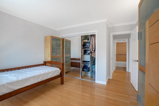 566 Commonwealth 906, Boston, MA 02215