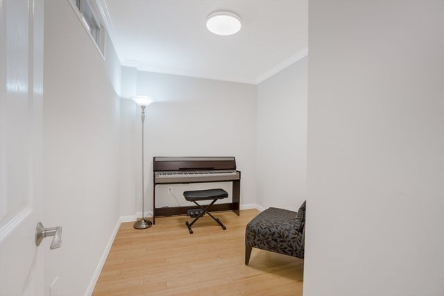 566 Commonwealth 906, Boston, MA 02215