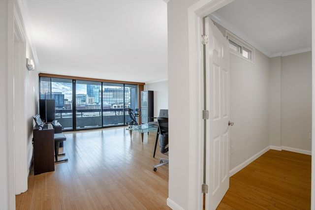 566 Commonwealth 906, Boston, MA 02215