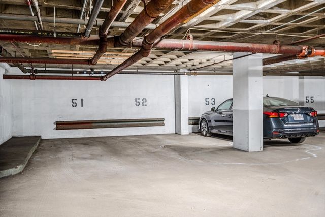 566 Commonwealth 906, Boston, MA 02215