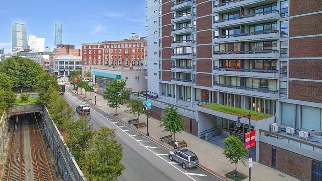 566 Commonwealth 906, Boston, MA 02215