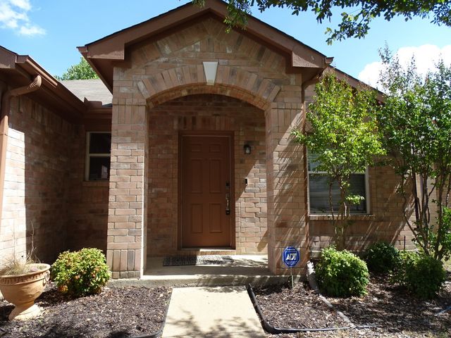 5428 Maverick Drive, Grand Prairie, TX 75052