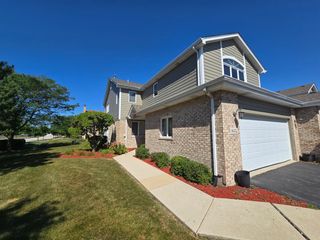 8452 Dunmore Drive, Tinley Park, IL 60487