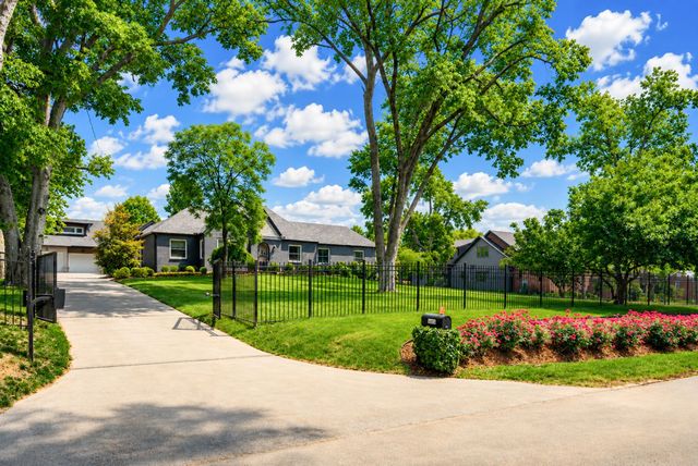 2012 Cedar Ln, Nashville, TN 37212