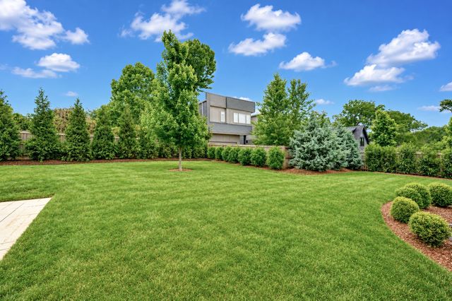 2012 Cedar Ln, Nashville, TN 37212