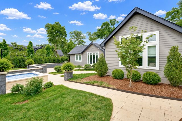 2012 Cedar Ln, Nashville, TN 37212