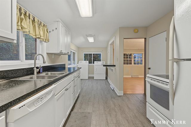 826 Phoenix Street, South Haven, MI 49090