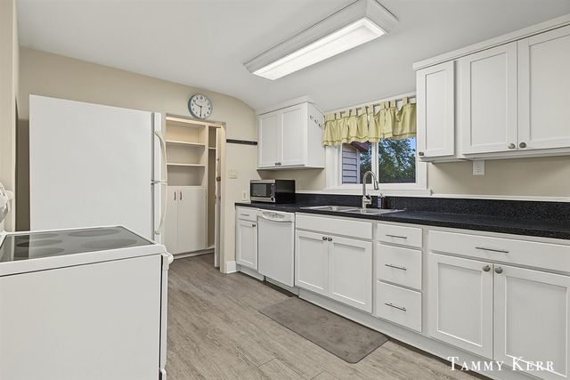 826 Phoenix Street, South Haven, MI 49090