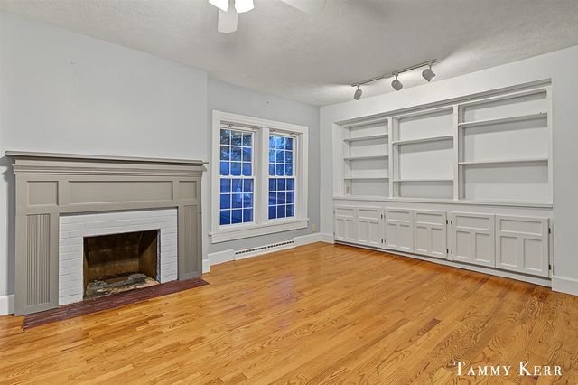 826 Phoenix Street, South Haven, MI 49090