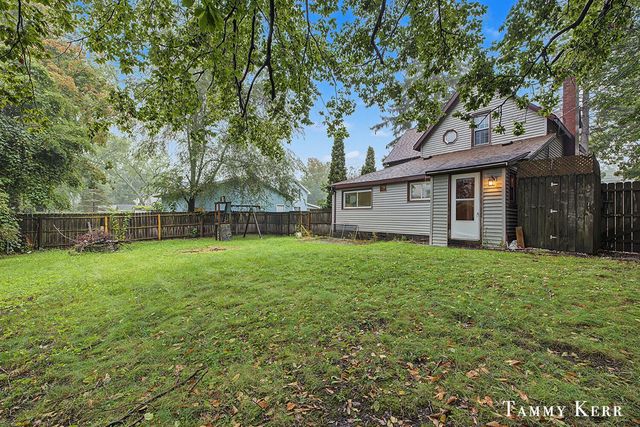826 Phoenix Street, South Haven, MI 49090