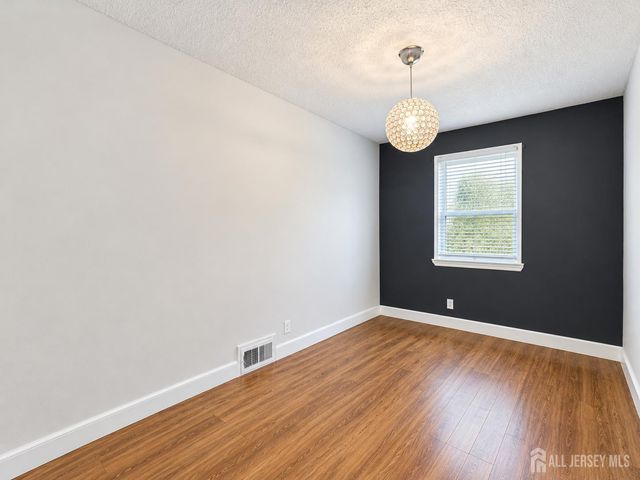 38 MacArthur Drive, Edison, NJ 08837
