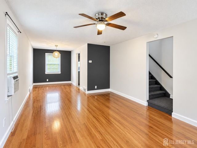 38 MacArthur Drive, Edison, NJ 08837