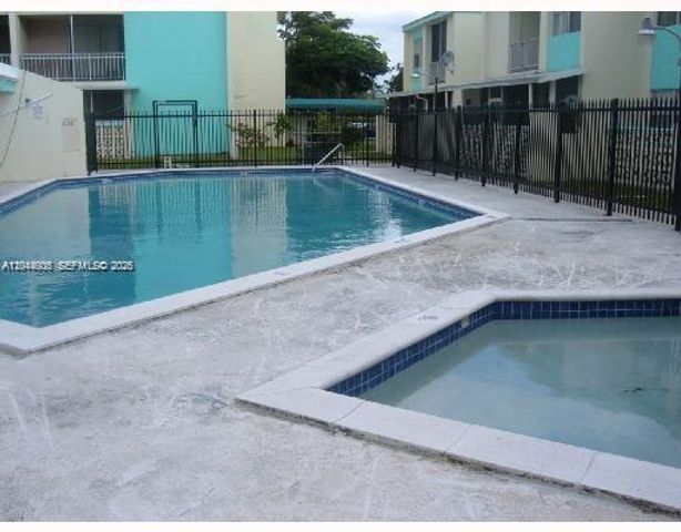 2017 NW 46th Ave A406, Lauderhill, FL 33313