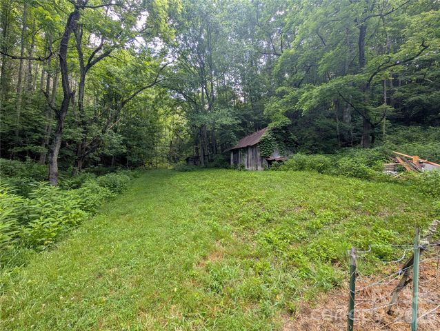 1327 NC 80 Highway, Bakersville, NC 28705