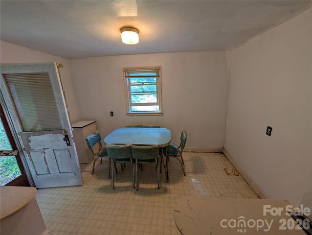 1327 NC 80 Highway, Bakersville, NC 28705