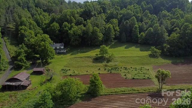1327 NC 80 Highway, Bakersville, NC 28705