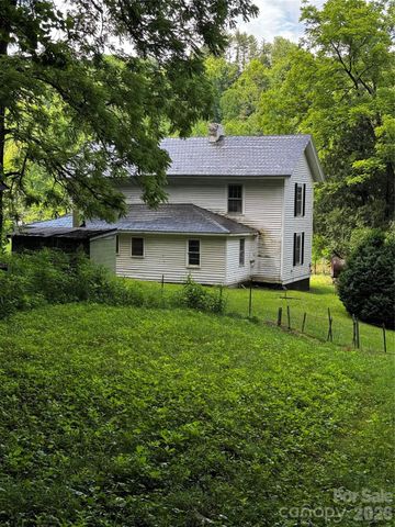 1327 NC 80 Highway, Bakersville, NC 28705